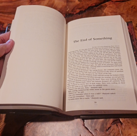 The Complete Short Stories of Ernest Hemingway The Finca Vigia Edition 1993 - Picture 11 of 11